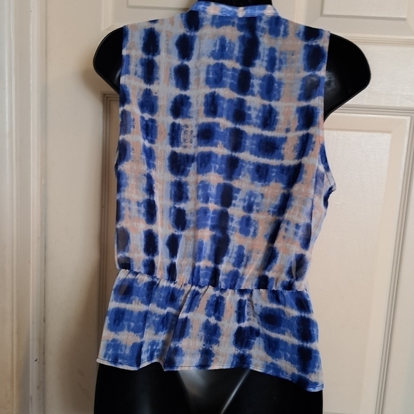 Heartsoul Buttonup fun Tank Top has tie at waist - Picture 2 of 3